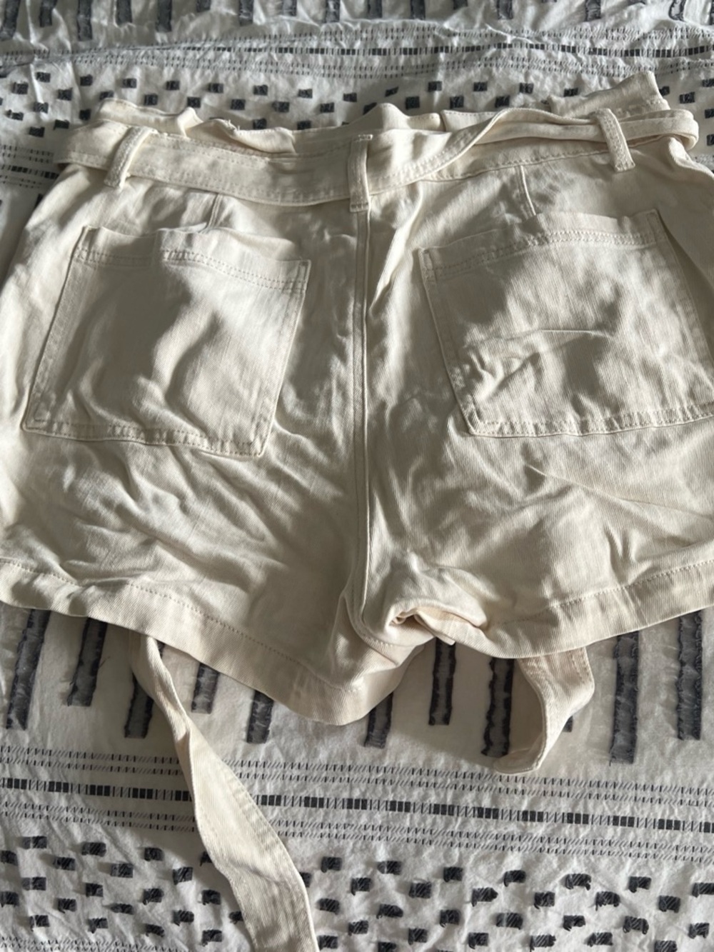Universal Thread Cream Tie-Waist Cotton Shorts